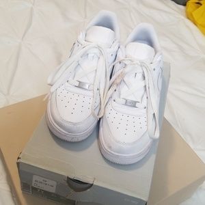 Air force one . Boys size 7